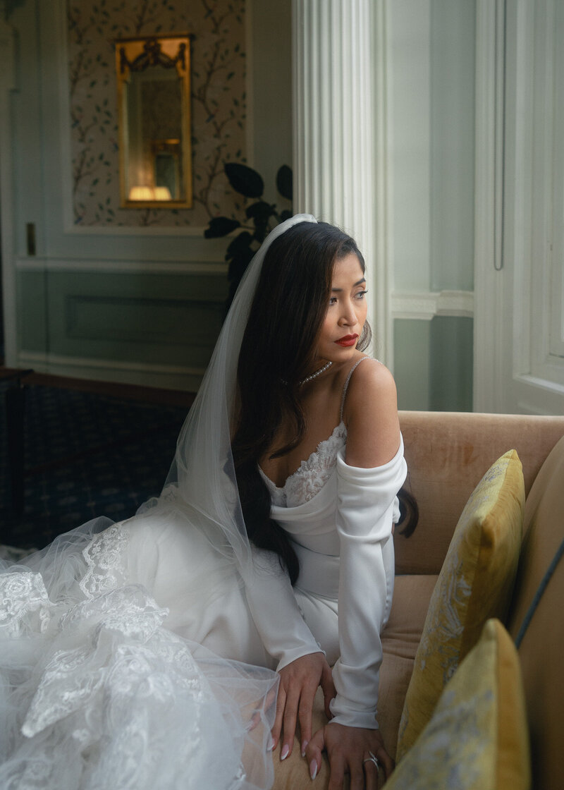 luxury-documentary-wedding-hedsor-manor-couple-portraits-1-4
