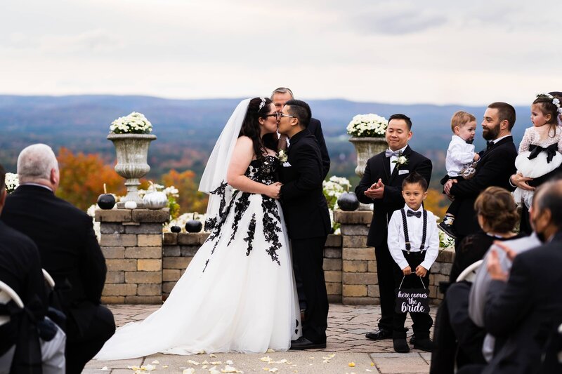 the-log-cabin-holyoke-massachusetts-wedding-36