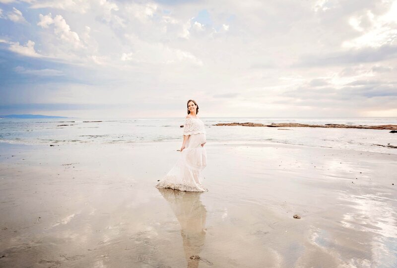 San Diego maternity photographer, Tristan Quigley captures a beautiful pregnant mother at the beach