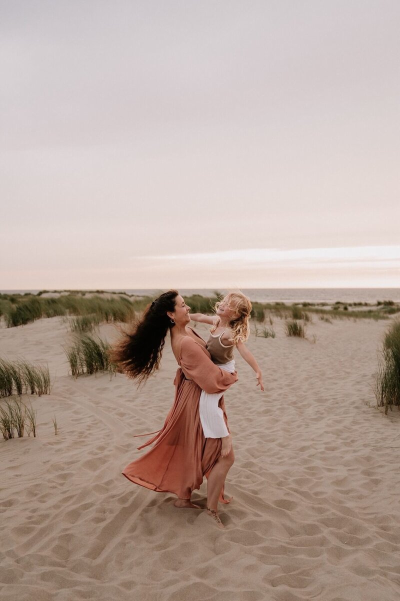 Gezin fotoshoot op strand Den Haag