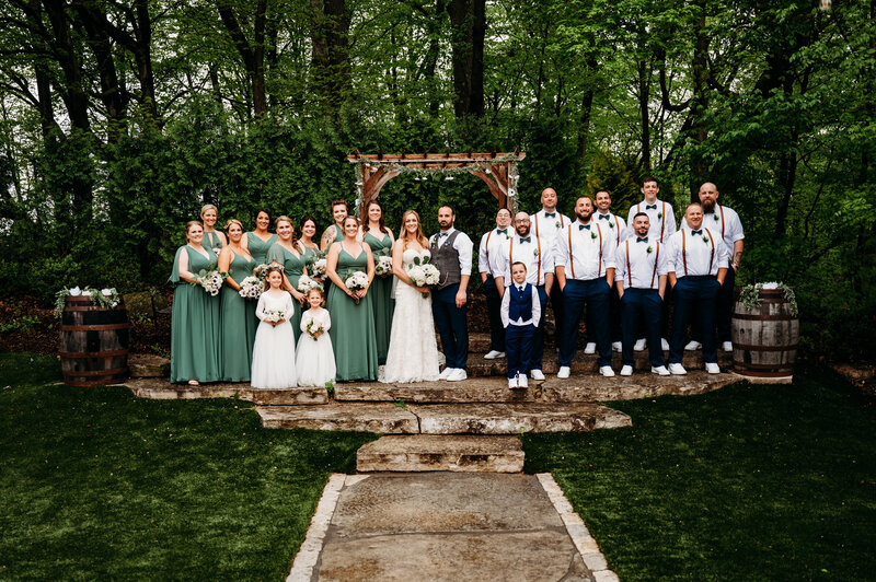 Bride and groom with their entire bridal party