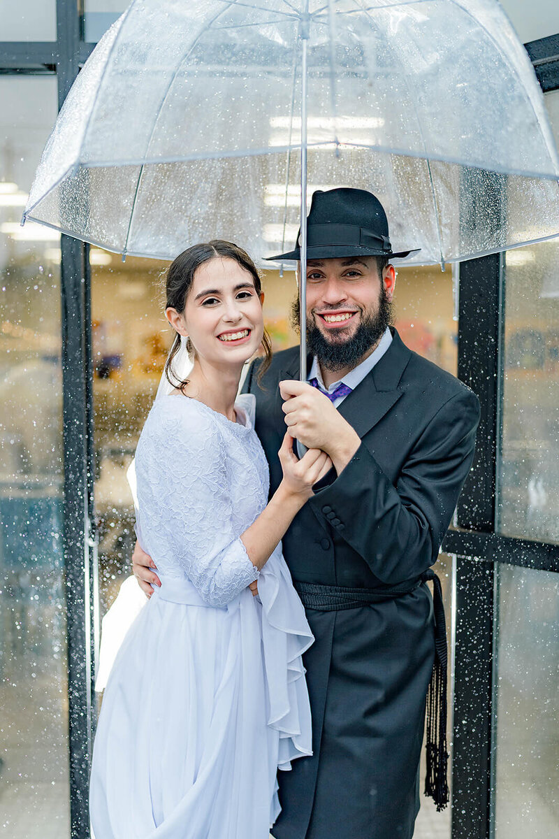 Chicago LGBTQ lesbian couple in jewish wedding photography by Eliana Melmed Photo