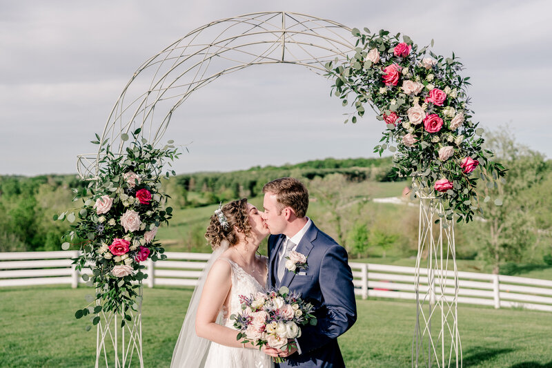 vibrant-farm-wedding-in-waterford-virginia-00016