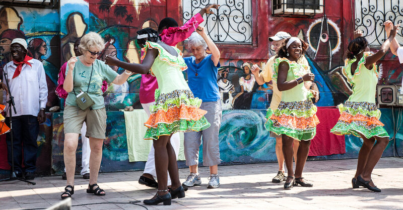 iStock-467745584 Afro-Cuban dancers and tourists