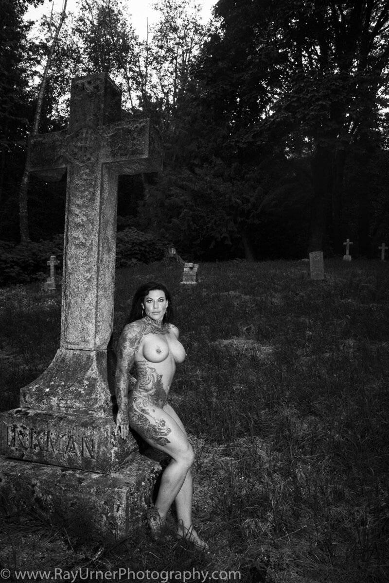 Fine-Art-Nude-Graveyard