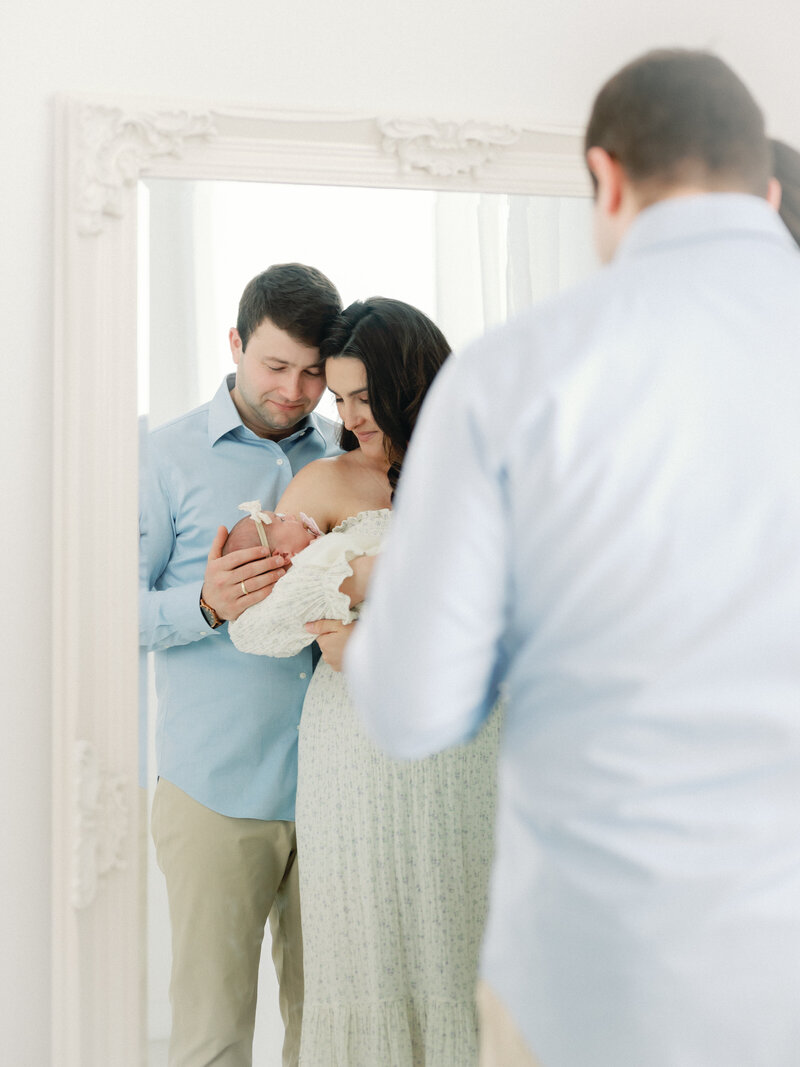 Brooke Lacombe is an Ottawa, Ontario based Newborn photographer, specializing in motherhood, maternity, newborn and family fine art photography.