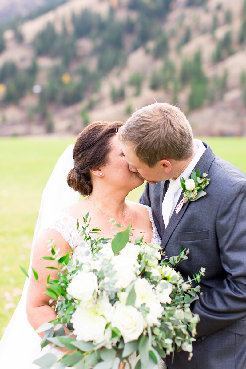 American Homestead Wedding by Spokane Wedding Photographer Taylor Rose Photography-15