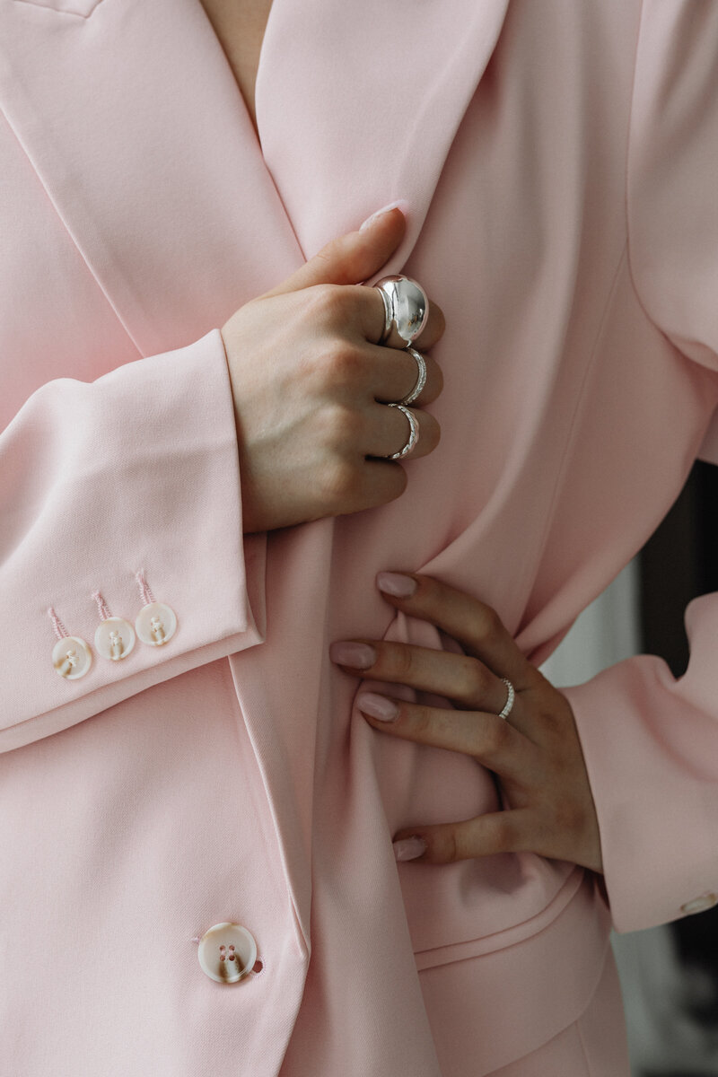 kaboompics_barbiecore-aesthetic-elegance-in-a-pink-light-32667