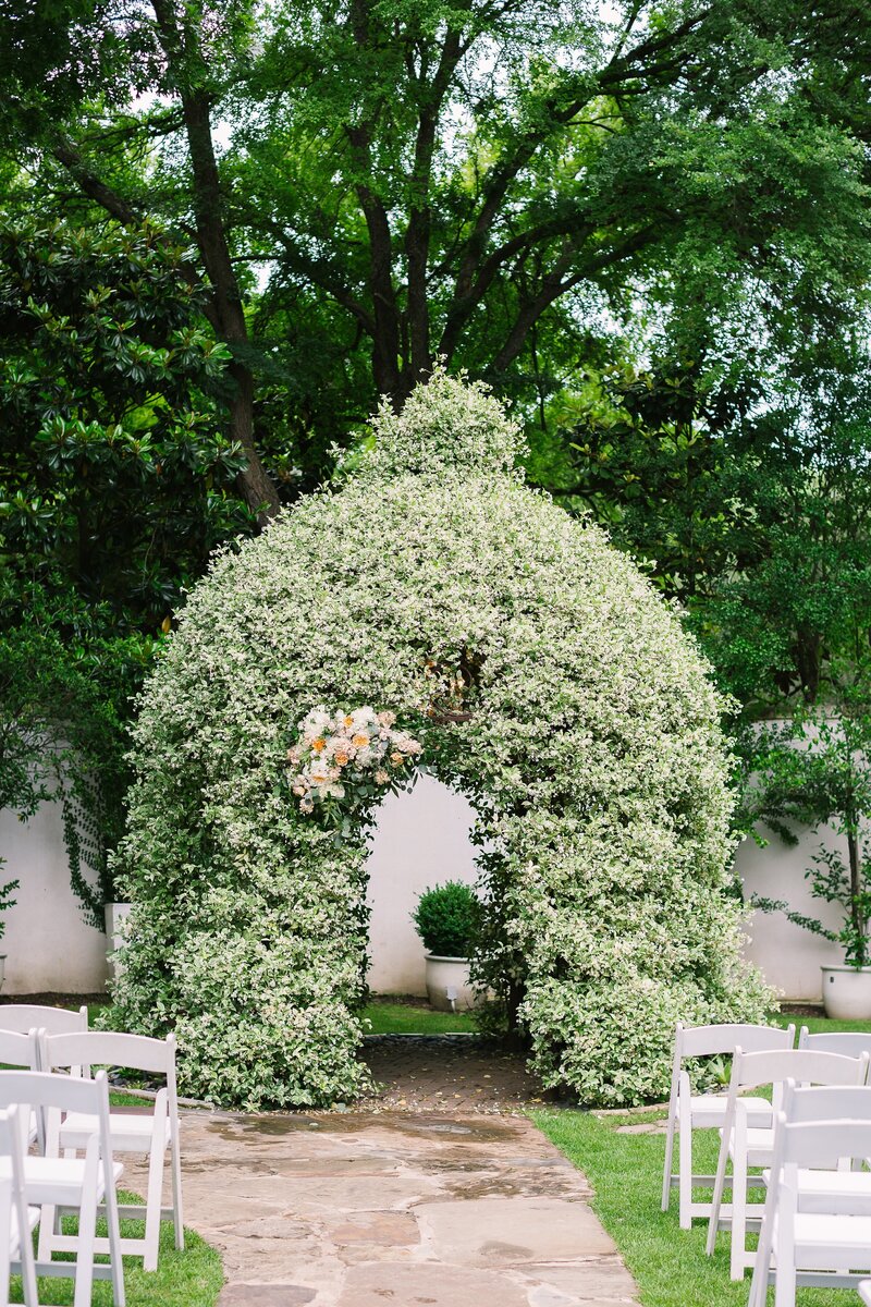 The Hummingbird Hosue is a garden wedding venue located in South Austin Texas.