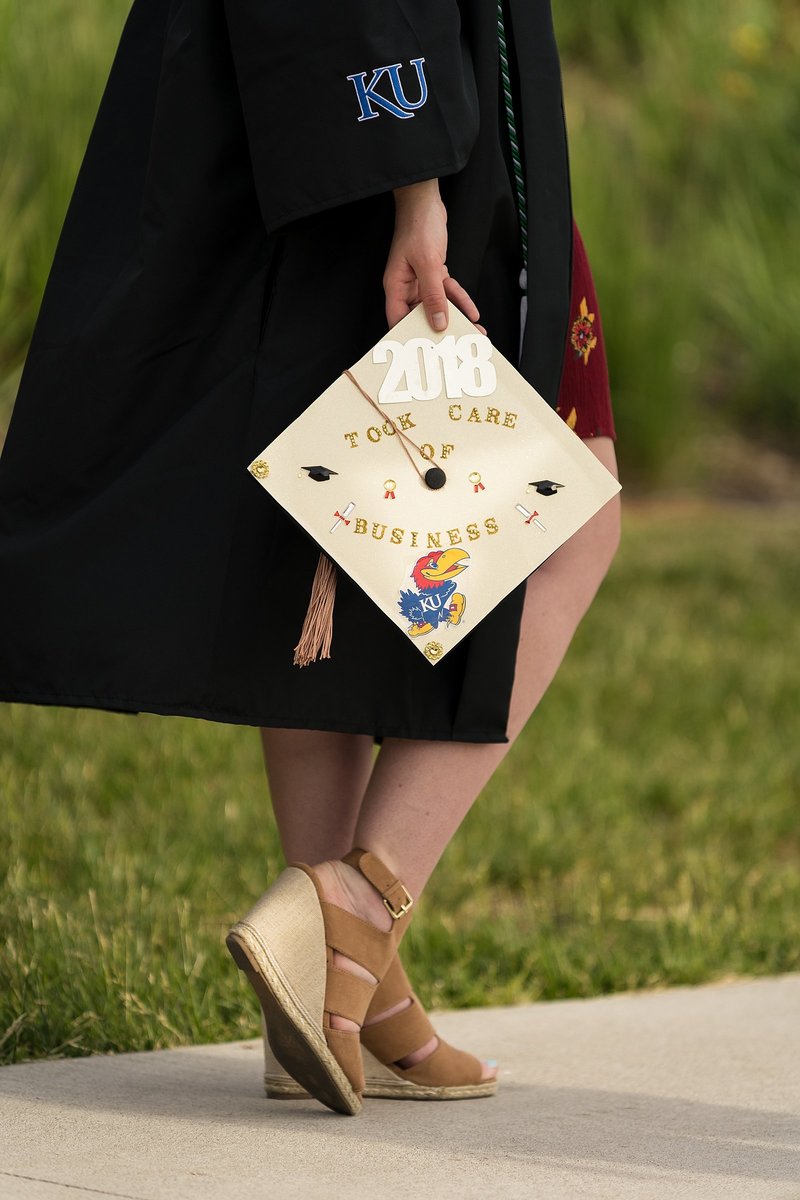 College Graduation Photos at Kansas University's Campus in Lawrence, KS Photographer - College Graduation Photographer_0011