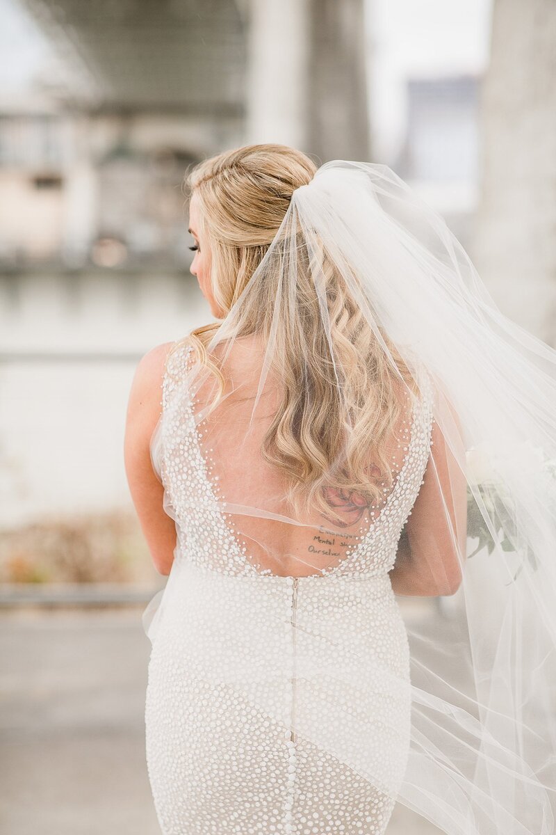 bride with back to camera by Knoxville Wedding Photographer, Amanda May Photos