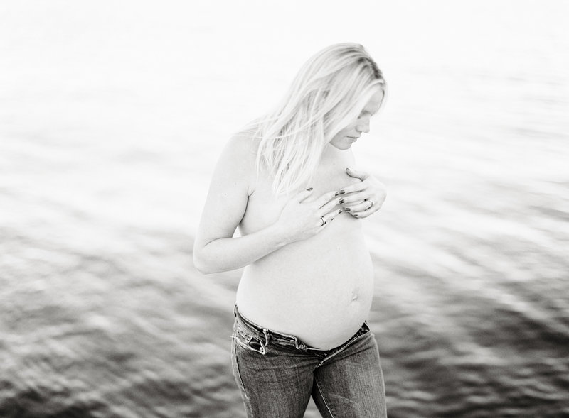 32-Maternity-Photographer-Manhattan