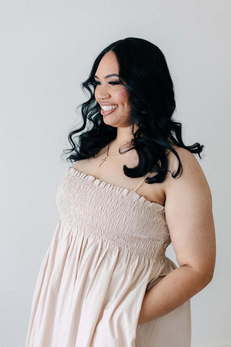 Get the best sleek blowout near you with the Dallas look, ideal for professional meetings and upscale dinners