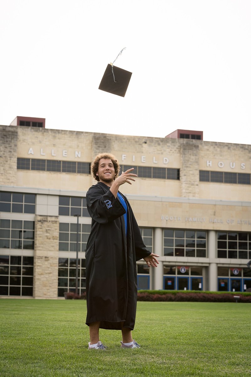 College Graduation Photos at Kansas University's Campus in Lawrence, KS Photographer - College Graduation Photographer_0180
