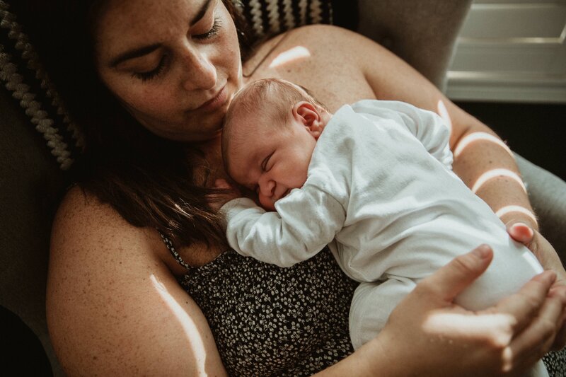 newborn lifestyle session at home in peterborough ontario captured by Mary Zita Payne photography