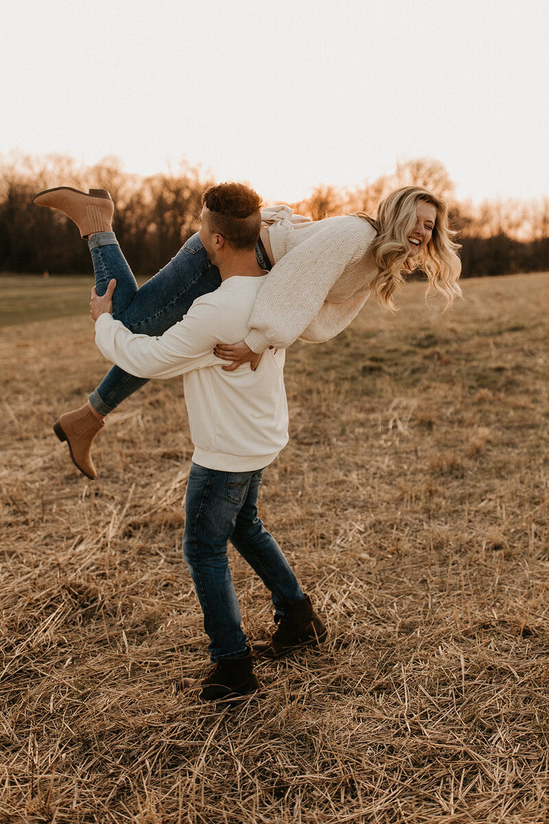 031_Emily_Tim_Couples_Session_3.22.22-187