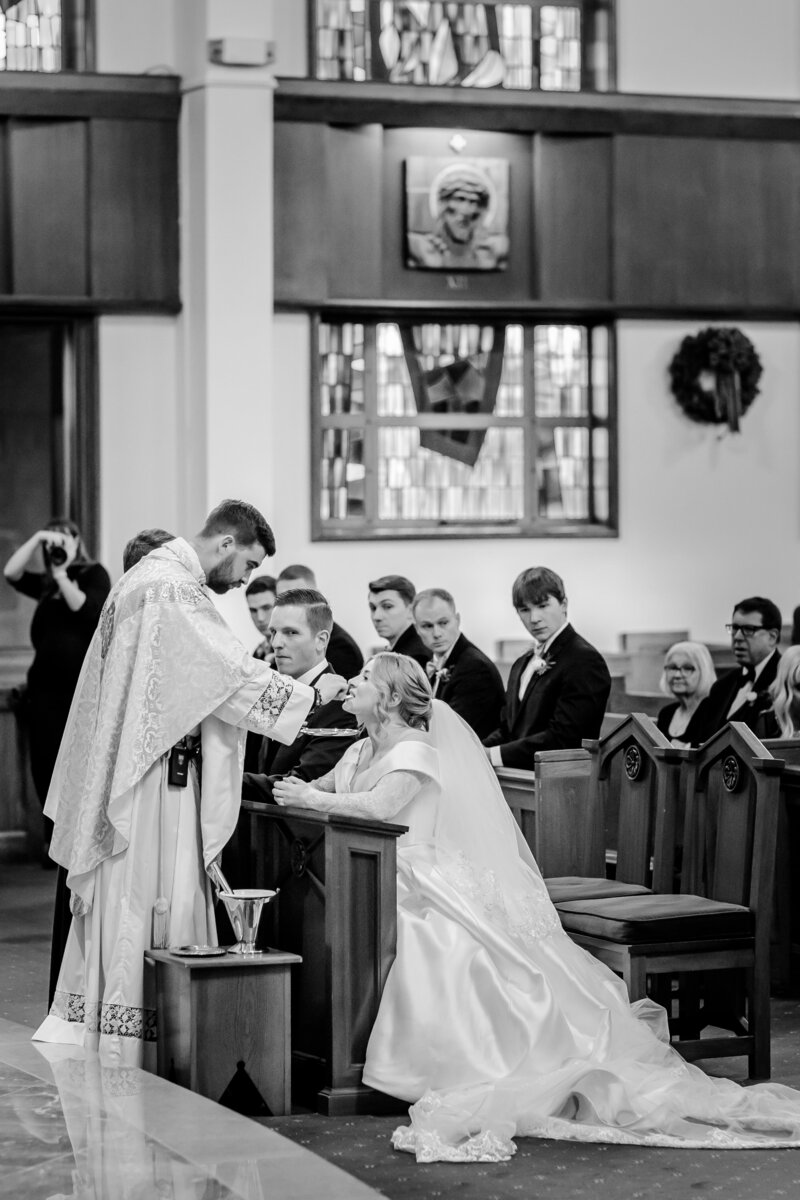 elegant-winter-church-wedding-in-bethesda-maryland-00014