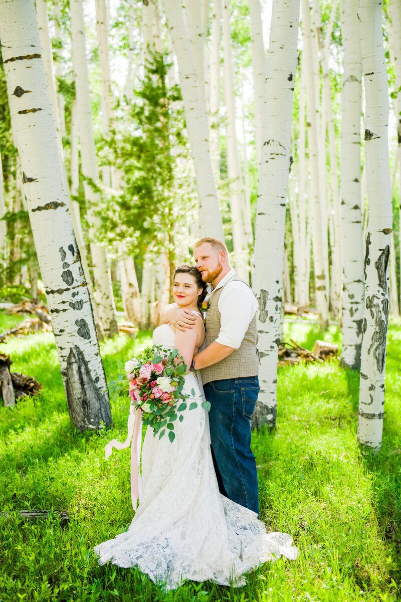 Julia Romano Photography Northern Arizona photography wedding aspens bride groom florals bouquet elopement