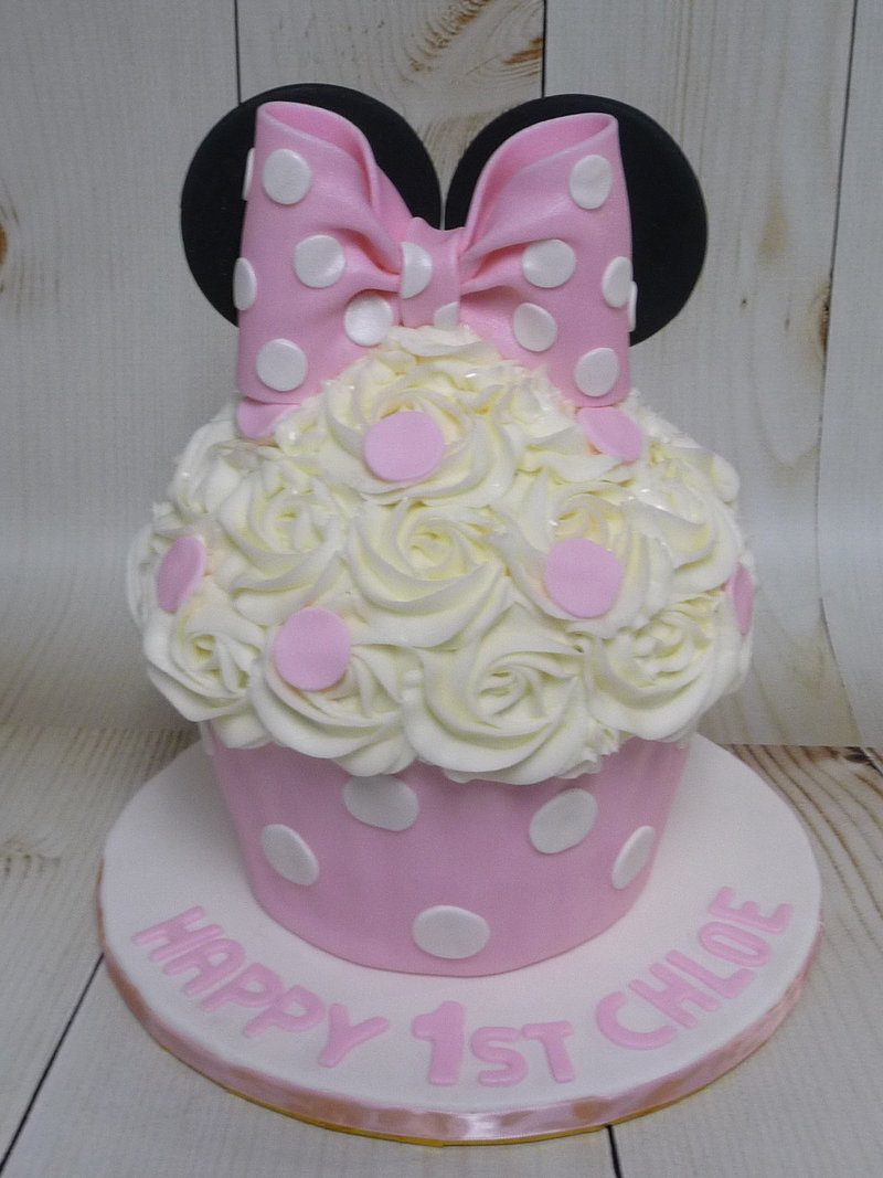 minnie mouse giant cupcake