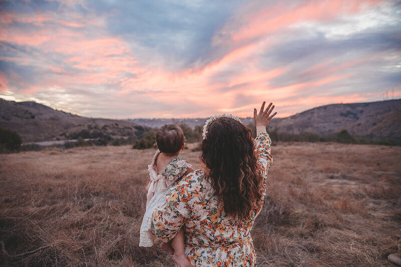 sunset-mom-daughter-outdoor-colorful-sky-san diego-family-photographer