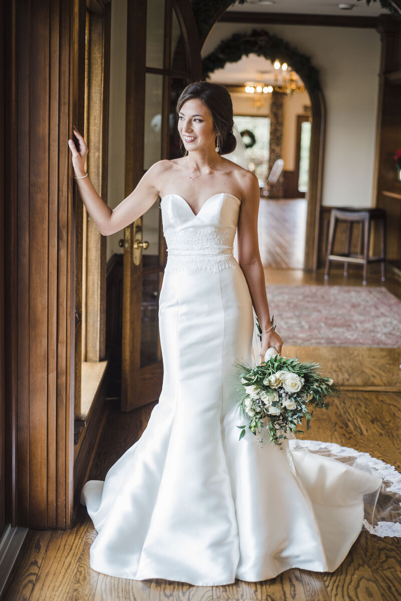 Classic Bridal Portrait at Willow Point Country Club