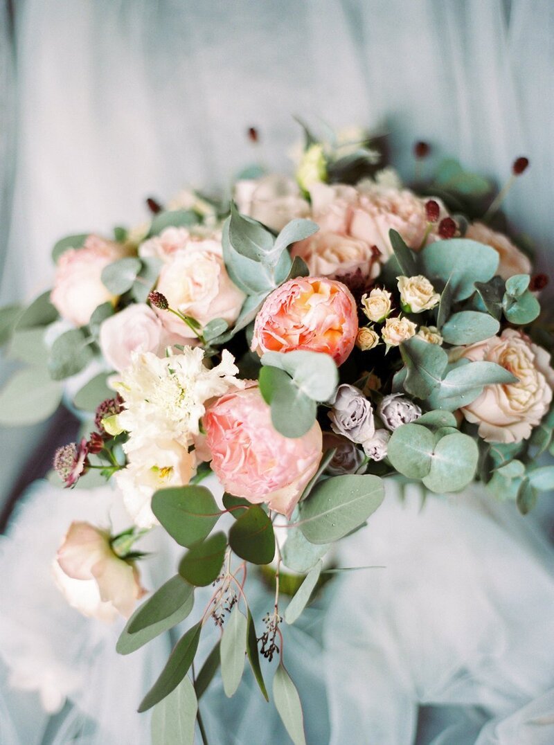 0005_Organic-bridal-bouquet-in-blush-garden-roses-and-eucalyptus-1