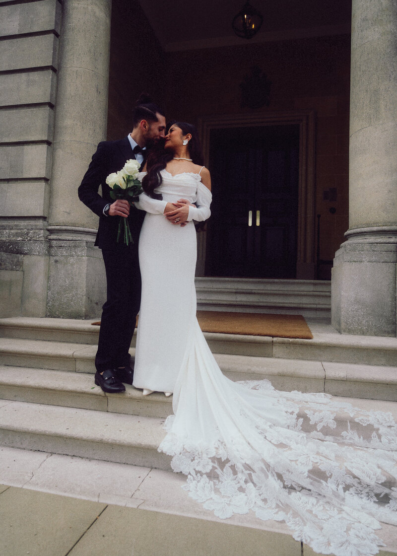 luxury-documentary-wedding-hedsor-manor-couple-portraits-48