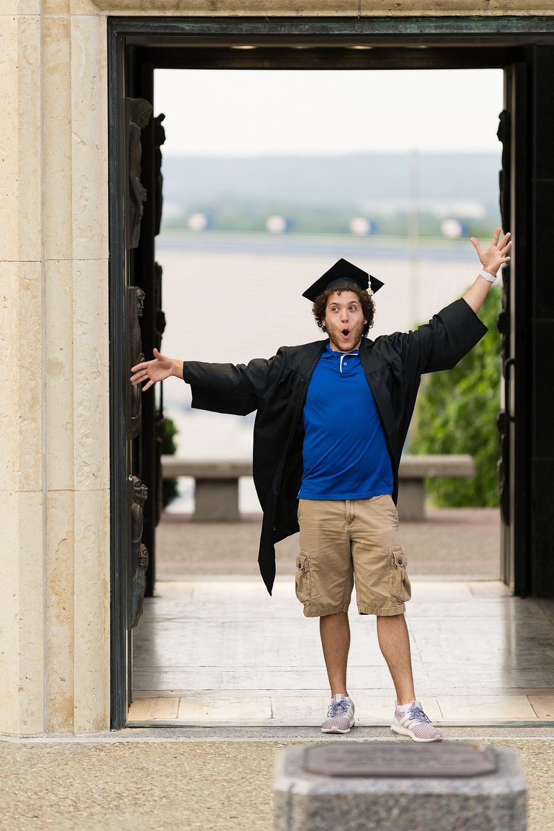 College Graduation Photos at Kansas University's Campus in Lawrence, KS Photographer - College Graduation Photographer_0040