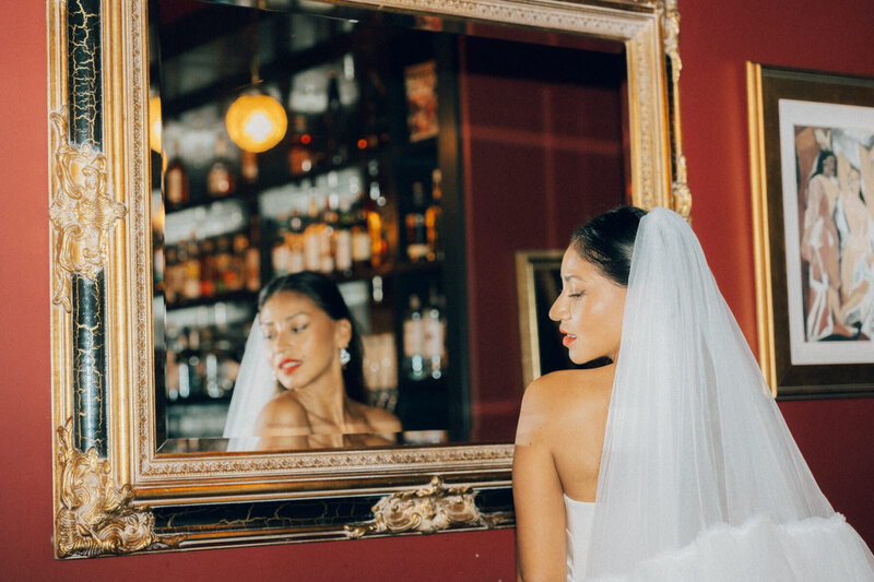 speakeasy-elopement-aesthetic-hawaii-wedding-photographer-masha-sakhno-photo-30