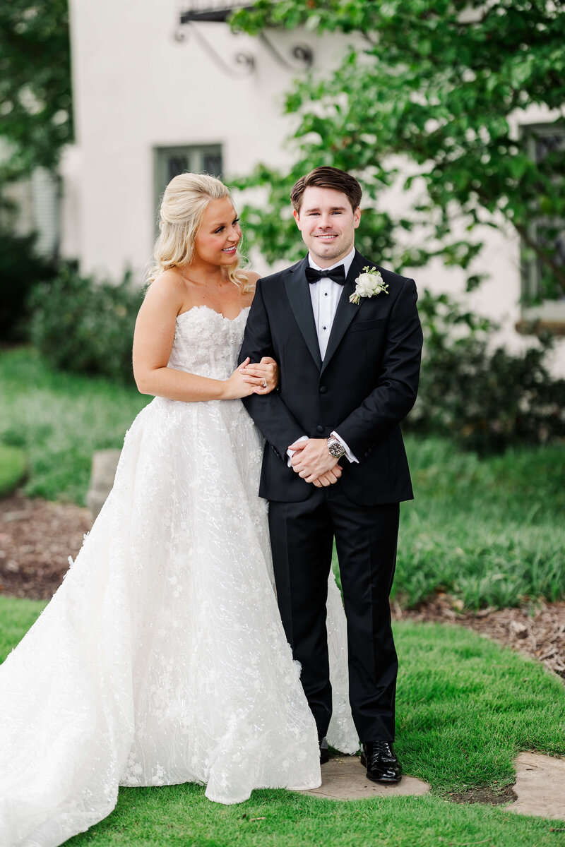 formal bride and groom portrait by knoxville wedding photographer