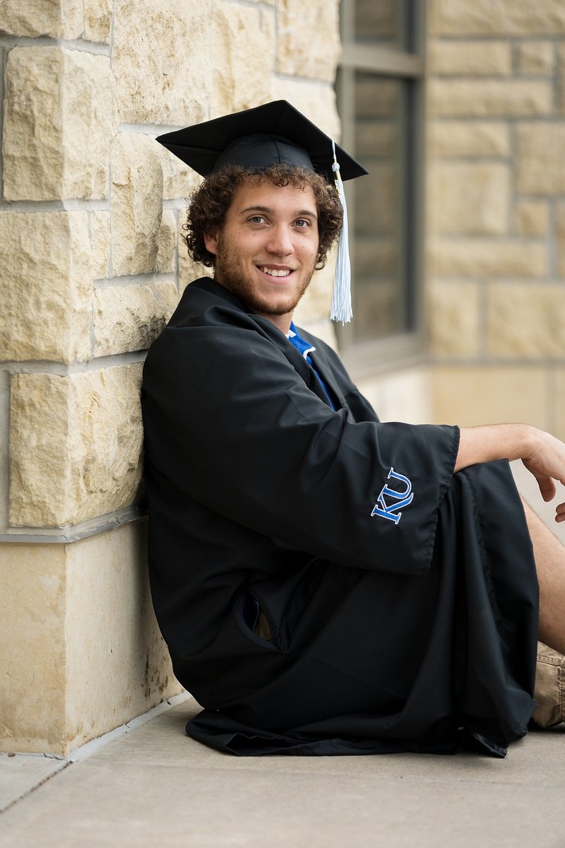 College Graduation Photos at Kansas University's Campus in Lawrence, KS Photographer - College Graduation Photographer_0012