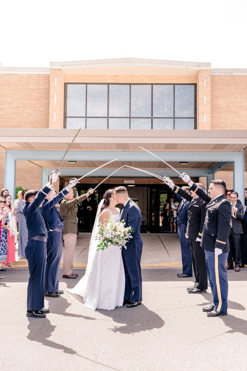 elegant-summer-wedding-in-fairfax-virginia-00007