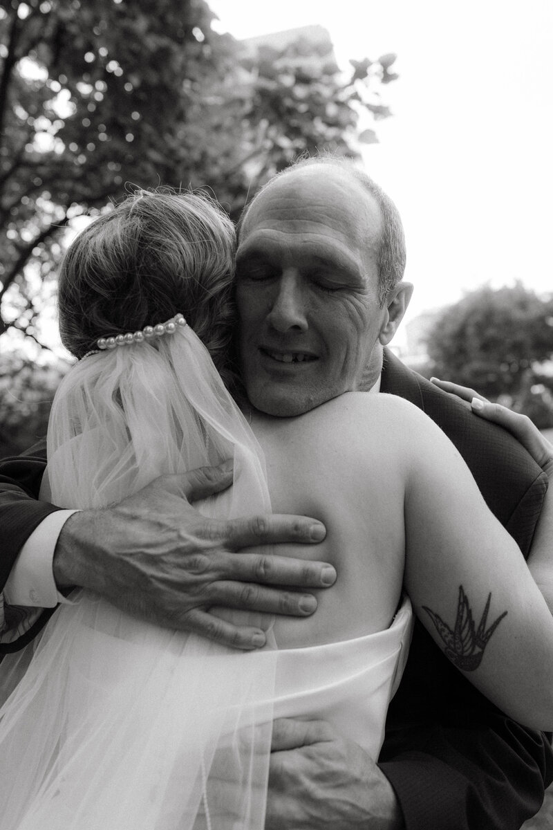 EmilyAmbie Photography-documentary wedding at carnahan memorial garden00002
