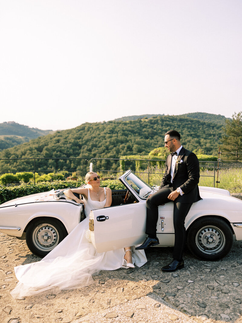 Vintage wedding car in Tuscany for bride and Groom