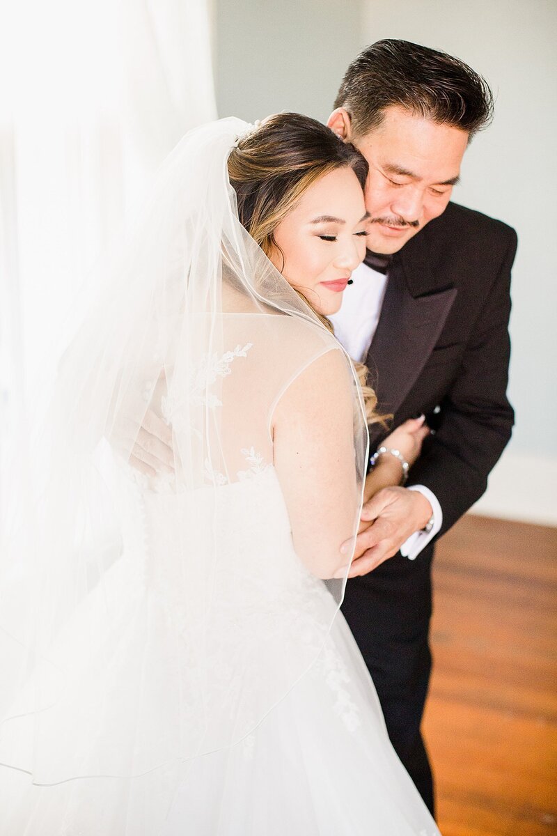 father first look by knoxville wedding photographer, amanda may photos