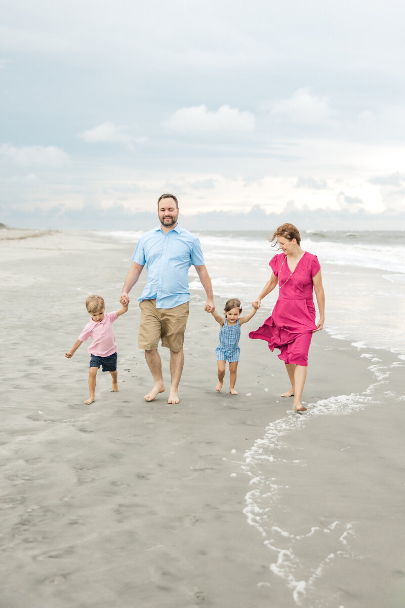 Chattanooga photographer posing with her family on the beach
