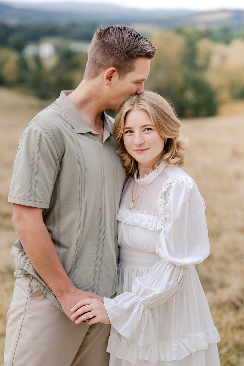 dreamy-picnic-engagement-session-in-delaplane-virginia-00003