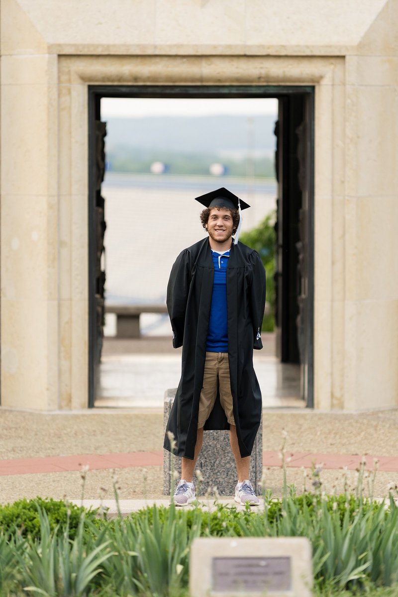 College Graduation Photos at Kansas University's Campus in Lawrence, KS Photographer - College Graduation Photographer_0044