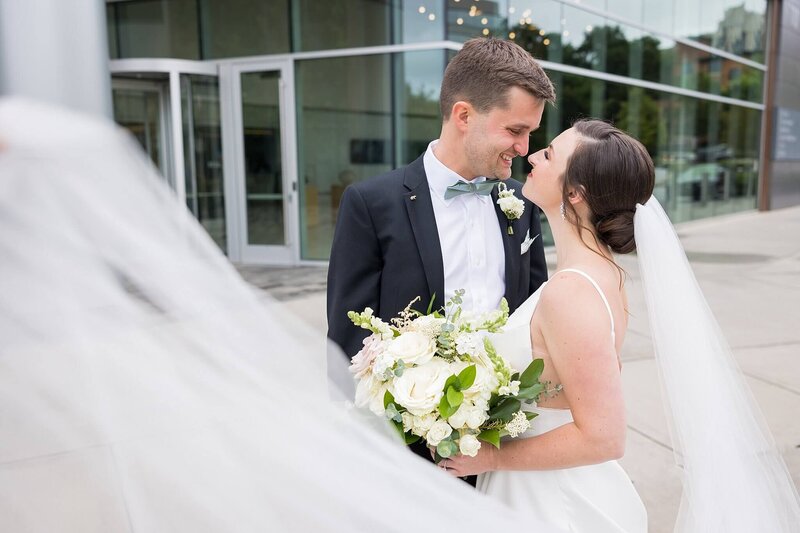 Downtown-Greenville-SC-Spring-Wedding-at-Avenue_2214