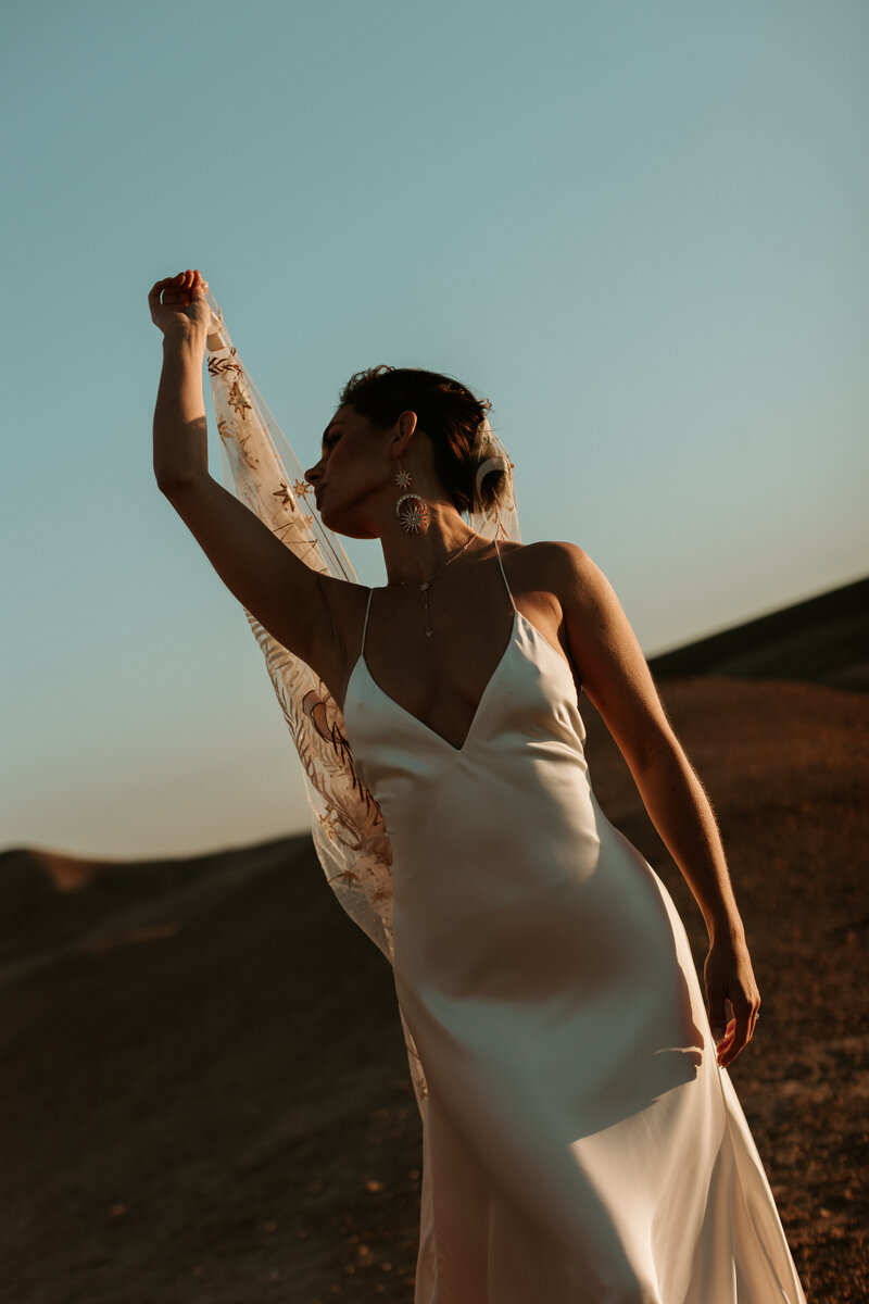 bride in the Agafay desert