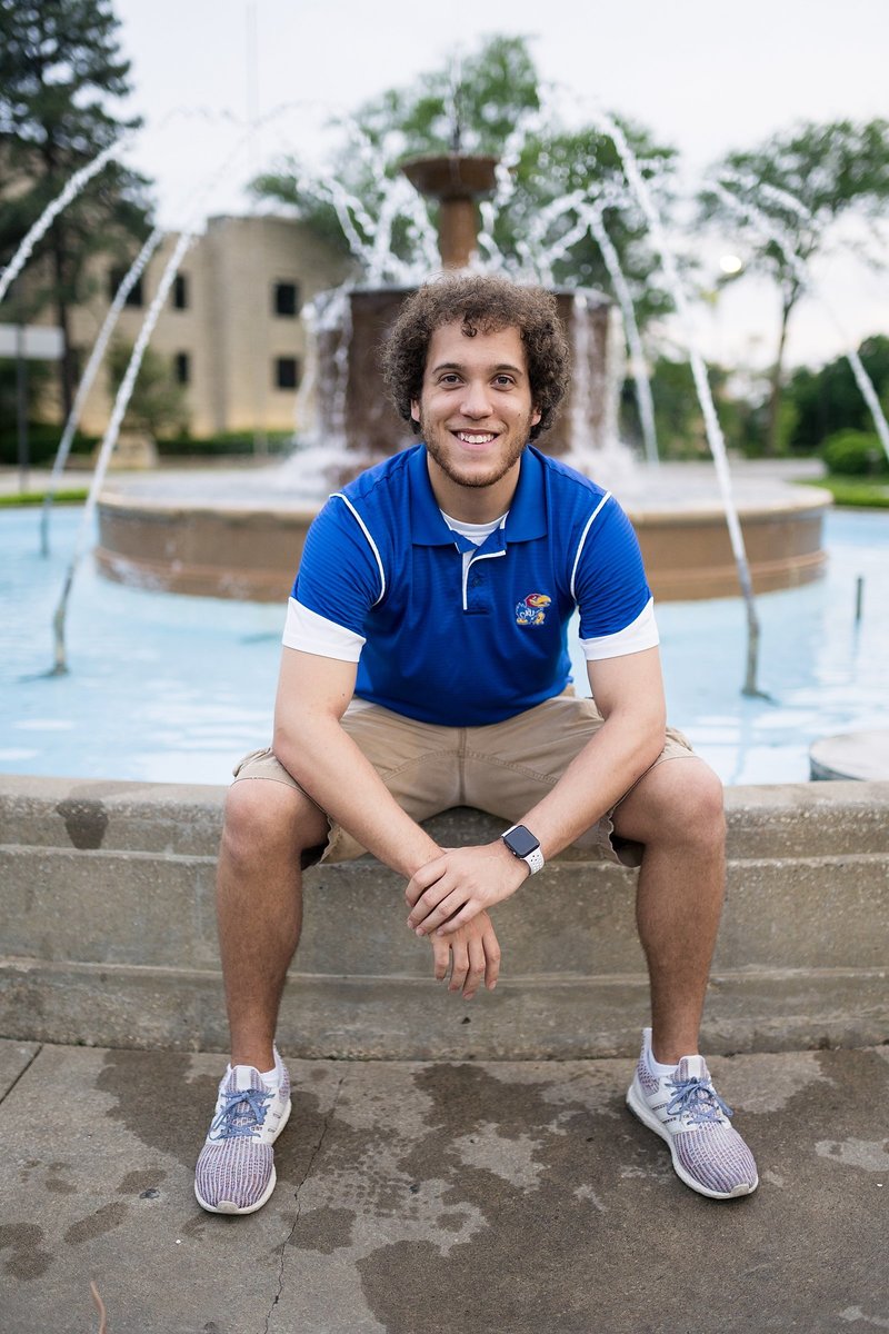 College Graduation Photos at Kansas University's Campus in Lawrence, KS Photographer - College Graduation Photographer_0205