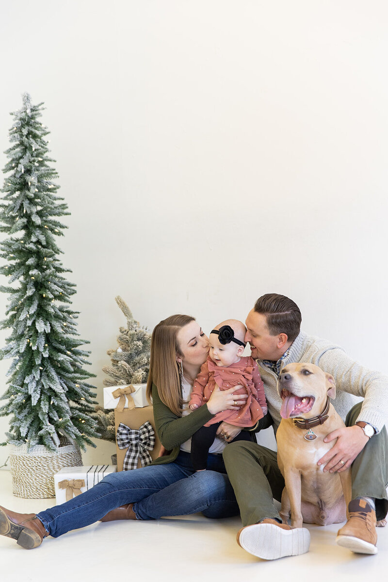 Karlie Colleen Photography - Family Studio Mini Sessions - November 2021-258_websize