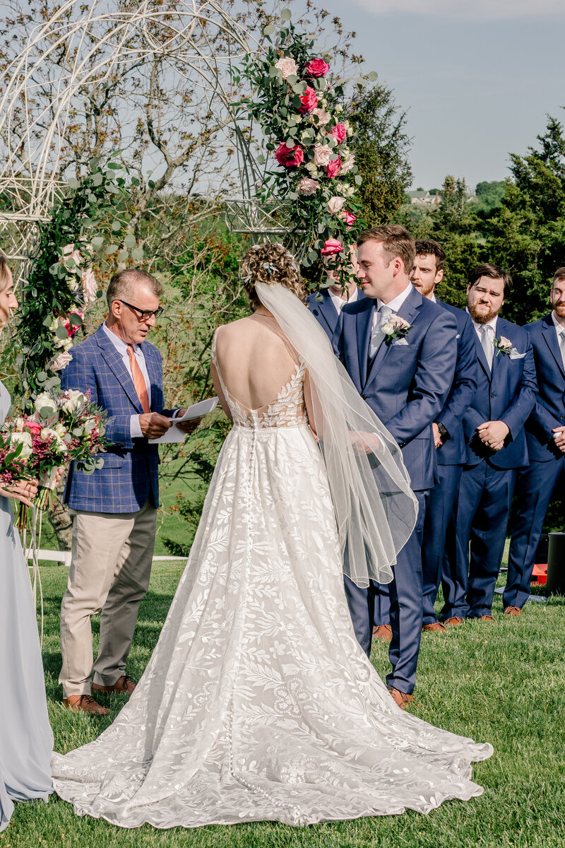 vibrant-farm-wedding-in-waterford-virginia-00014