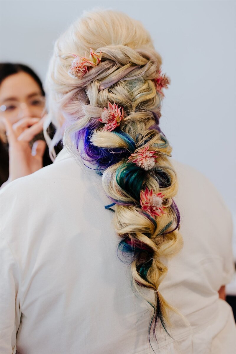 04-The-Arbory-Wedding-colorful-hair