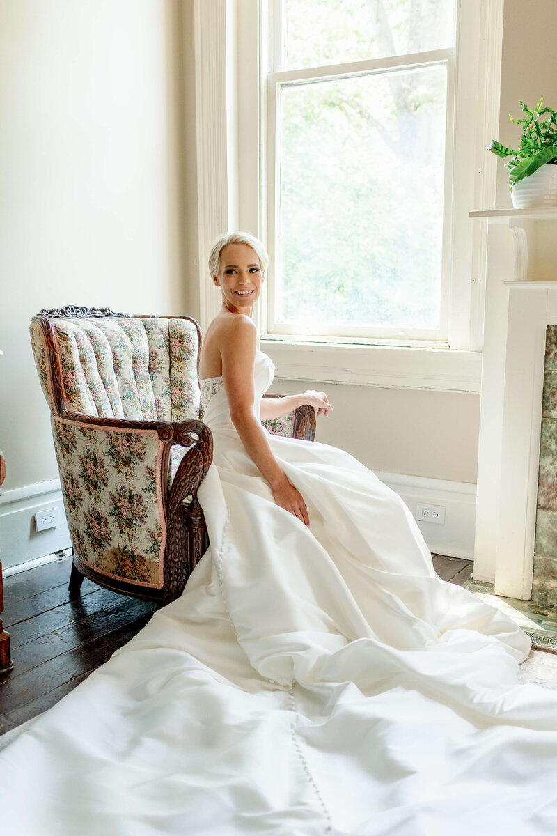 bride on wedding day in nashville tennessee upscale bridal portraits