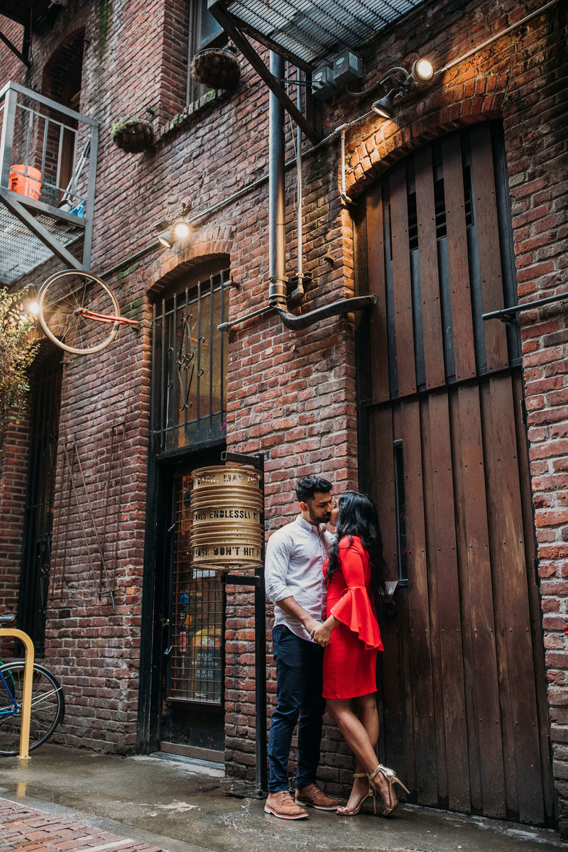 Ruby+Ash_Pioneer_Square_Engagement_Seattle_engagement_photographer_APW_36