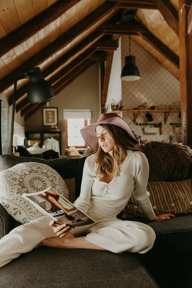 alexandra-iva-R1lDUX2LANM-unsplash
