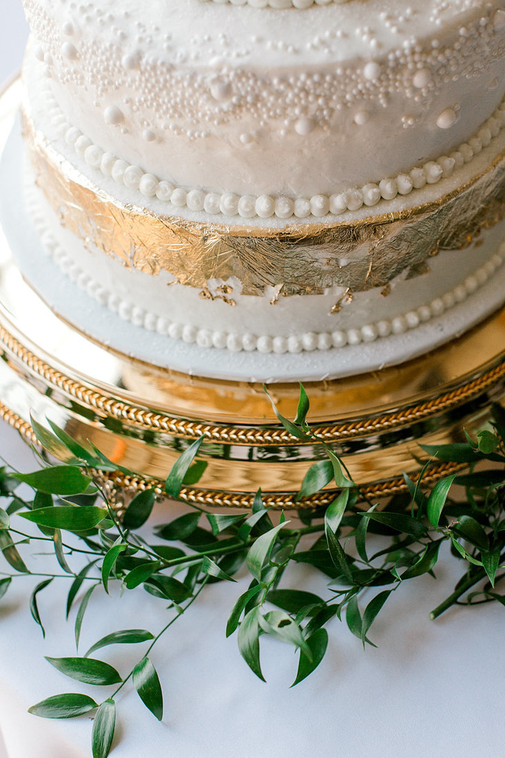 Wedding-Inspiration-Cake-Gold-Greenery-Photo-by-Uniquely-His-Photography01