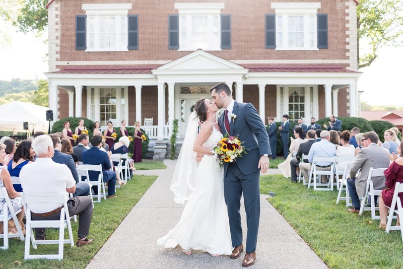 Ravenswood-Mansion-Wedding-in-Brentwood-TN-Nashville-Wedding-Photographers+1
