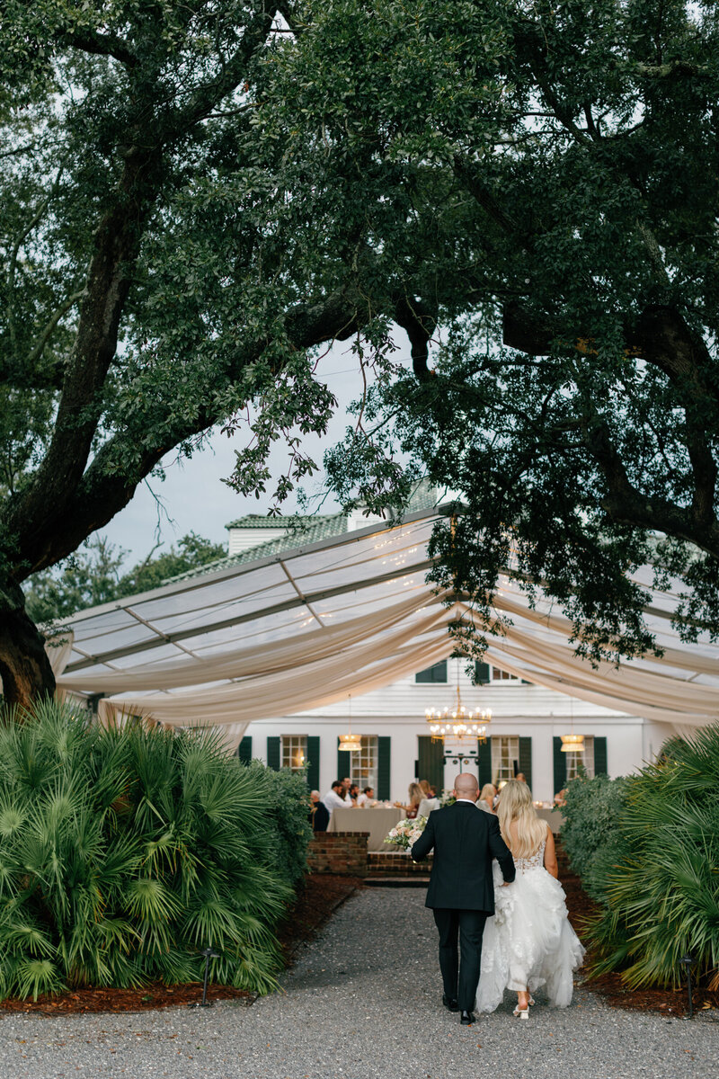 Lizzie Baker Photography _ Lowndes Grove Wedding _ Charleston Wedding Photographer _ CHS Wedding Venue _ Shindig Co Wedding Planner _ PPHG Wedding Venues-25